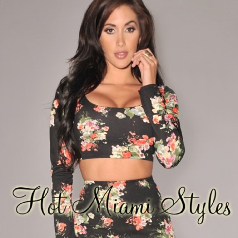 NWT Hot Miami Styles floral crop top